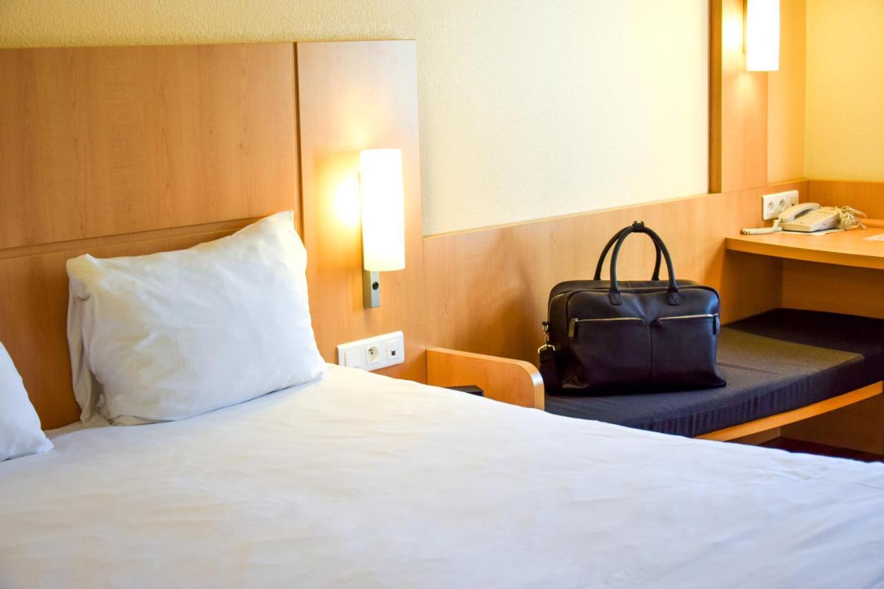 Готель Ibis Nancy Centre Gare Et Congres Екстер'єр фото