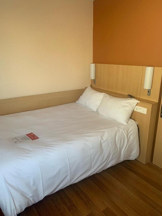 Готель Ibis Nancy Centre Gare Et Congres Екстер'єр фото