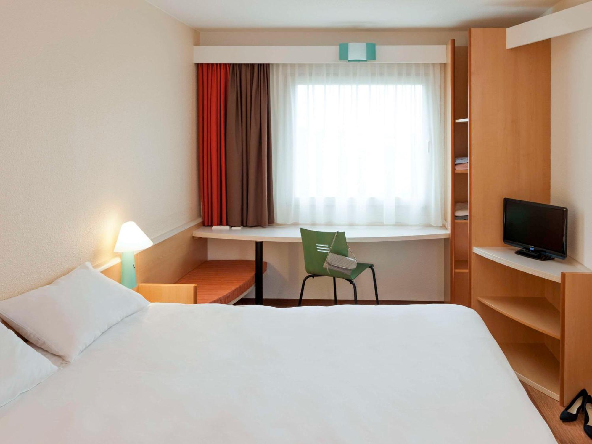 Готель Ibis Nancy Centre Gare Et Congres Екстер'єр фото