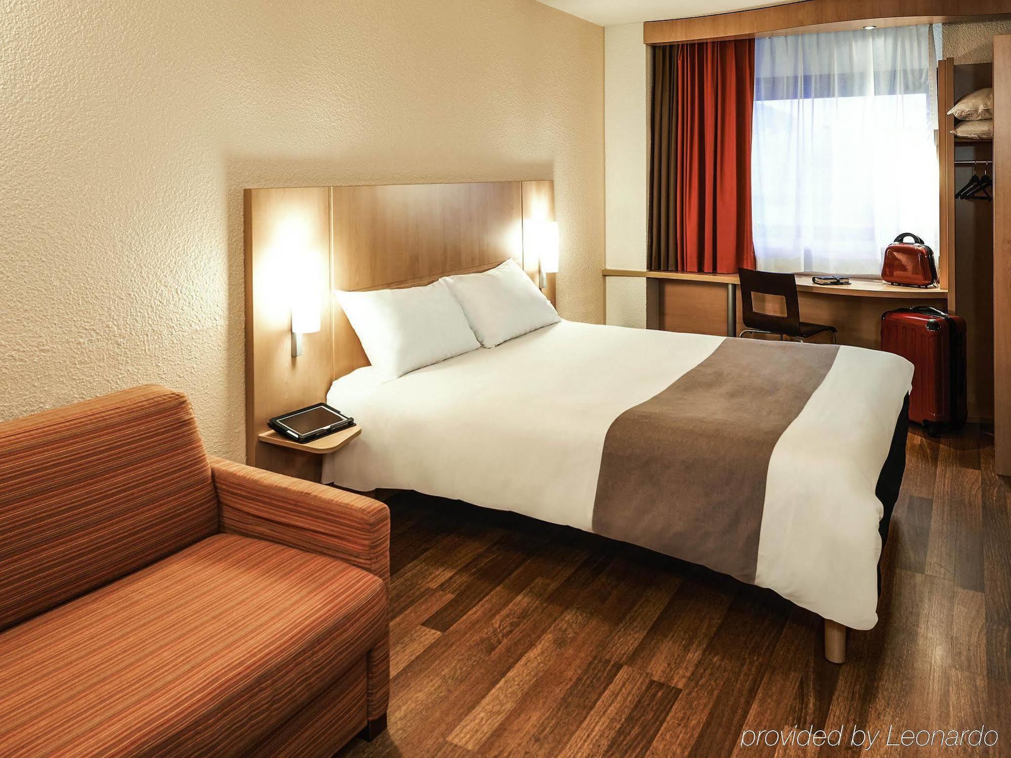 Готель Ibis Nancy Centre Gare Et Congres Екстер'єр фото