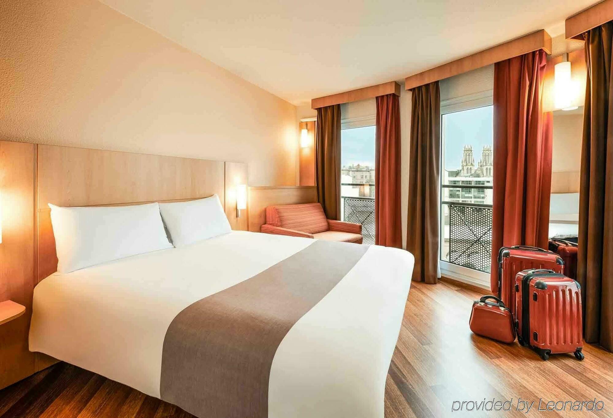 Готель Ibis Nancy Centre Gare Et Congres Екстер'єр фото