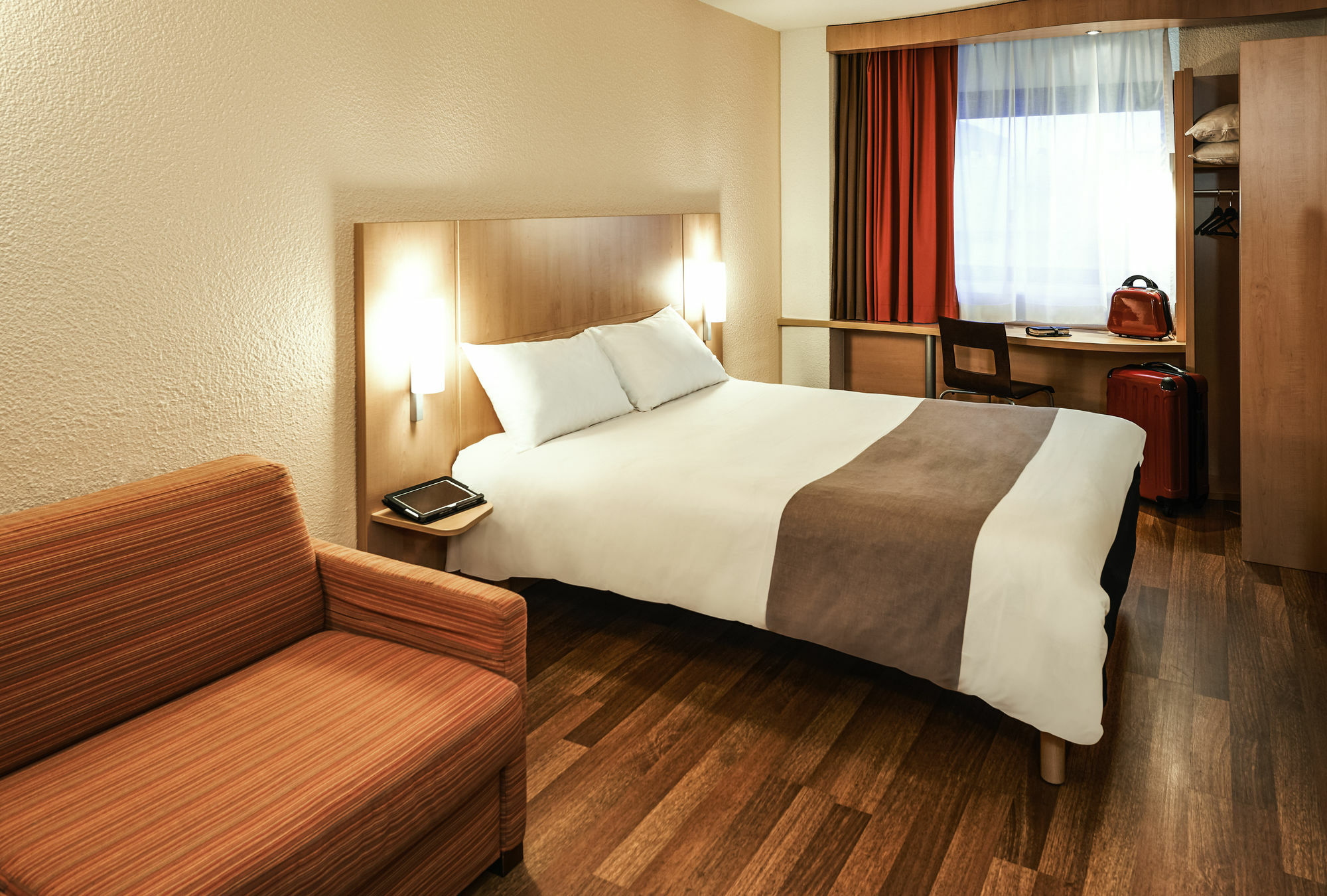 Готель Ibis Nancy Centre Gare Et Congres Екстер'єр фото